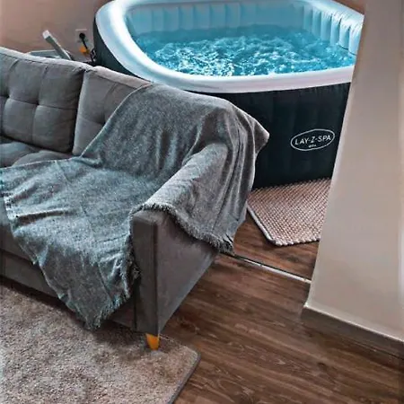 Cosy Et Chaleureux Avec Jacuzzi Apartment
